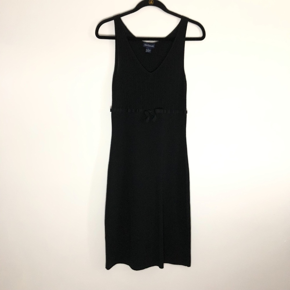 Ann Taylor sleeveless V-neck stretch dress size S